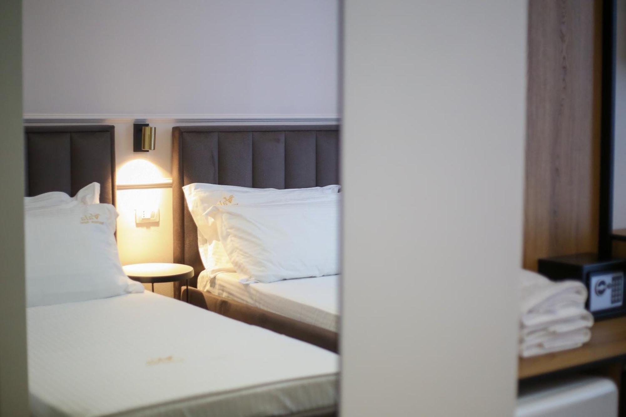 Vlorë Vala Boutique Hotel מראה חיצוני תמונה