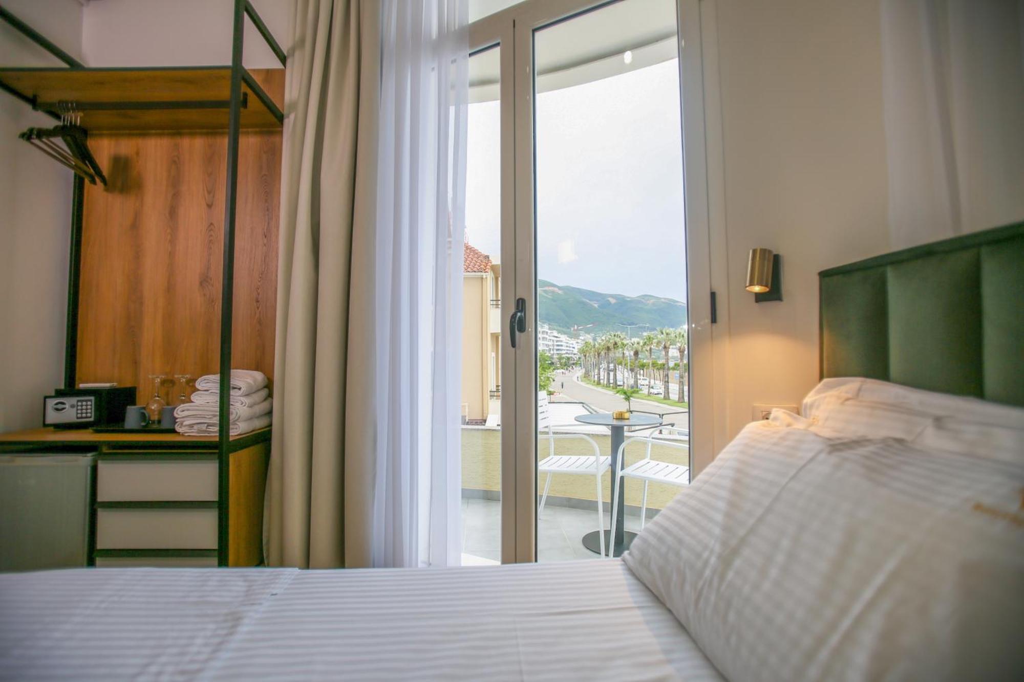 Vlorë Vala Boutique Hotel מראה חיצוני תמונה
